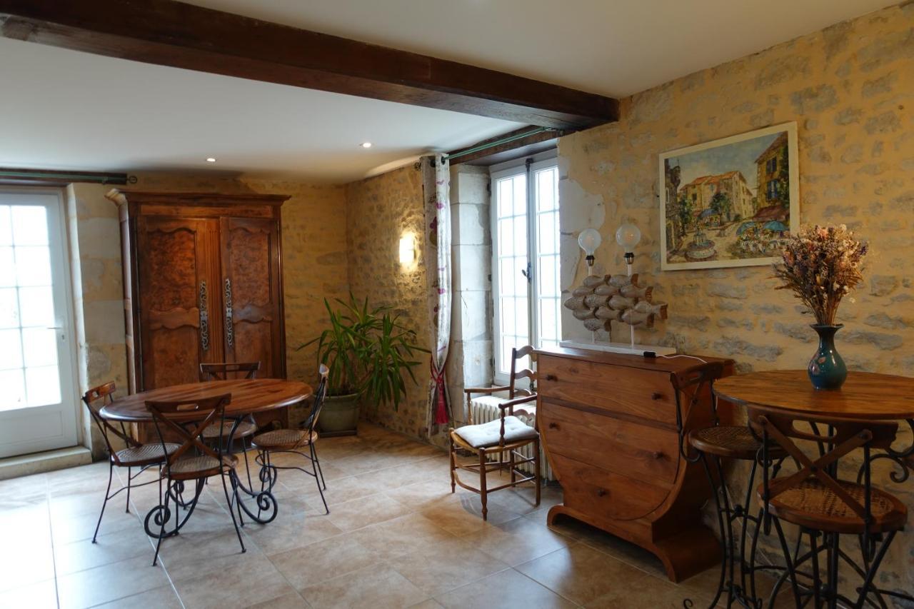 Gîte 4 étoiles avec hébergement insolite - 10 personnes Foussais Esterno foto