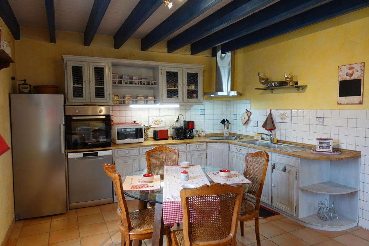 Gîte 4 étoiles avec hébergement insolite - 10 personnes Foussais Esterno foto