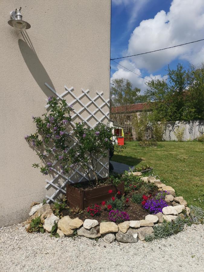 Gîte 4 étoiles avec hébergement insolite - 10 personnes Foussais Esterno foto